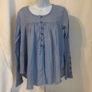 We The Free Women’s Size XS Powder Blue Blouse Button Front Pullover Light Top